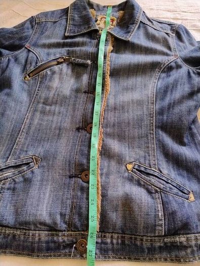 Vintage denim cotton faux fur warm lined jacket with three pockets in very good condition see last three photos for exact measurements FREE STANDARD POSTAGE INCLUDED