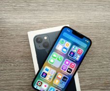 iPhone 13 SIM Free