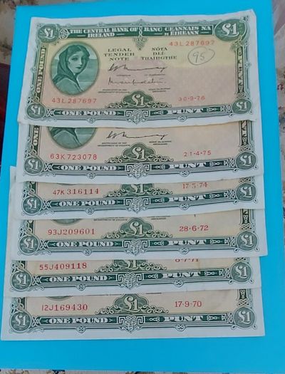 Irish 1970's 6 X Lavery One pound banknotes in Fine condition