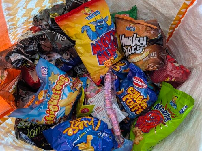 FREE confectionery bag (crisps & sweeties)