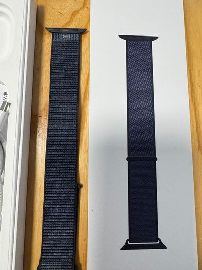 As New Apple Watch Series 10 46mm Jet Black & Metal Strap