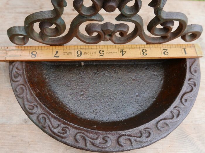 Antique Victorian cast iron wall mounted bird bath bird feeder