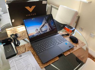 Brand New Gaming Laptop Hp Victus Intel 5 210H 8/12 RTX5050 8GB 80W GDDR7 16GB DDR5 5600mhz 1TB NVMe PCIE 4.0 15.6" 1080p 144hz Ips 250nits Win11 RGB