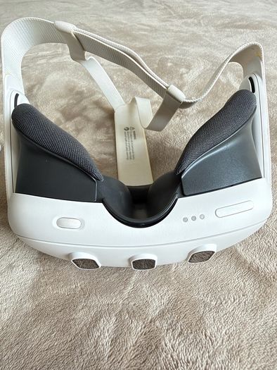 Meta Quest 3 128GB VR Headset + 2 Controllers (No trades)