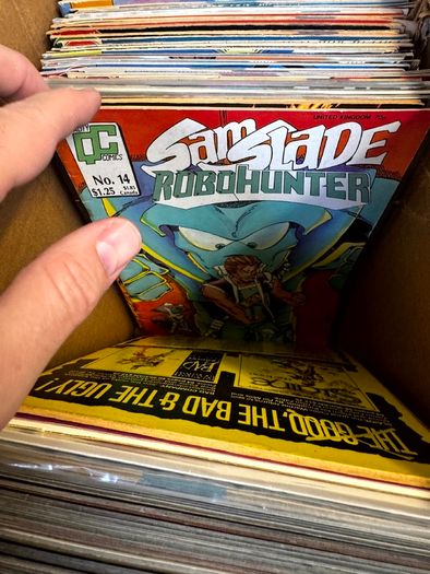 DC, Marvel Long Comic Box w 290 comics for Sale