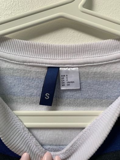 Sweatshirt