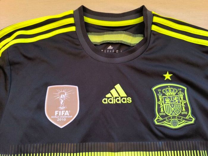 2013/15 Spain Adidas Away Jersey Size M Adults