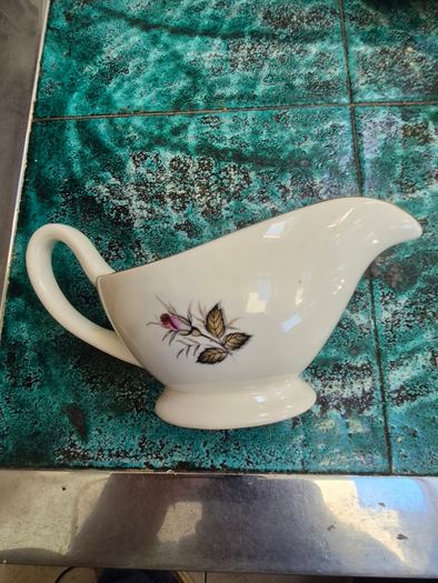 Arklow gravy boat