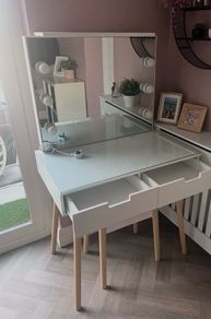 dressing table with lights and stool