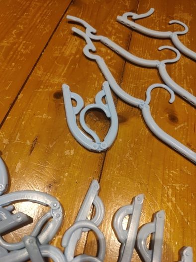 Clothes hanger