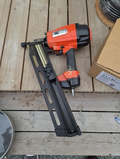 Tacwise framing nailer with nails