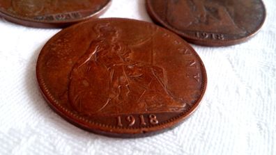 1918 Copper Pennies.