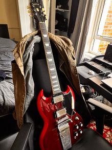 Epiphone SG Standard '61 Maestro Vibrola vintage cherry finish