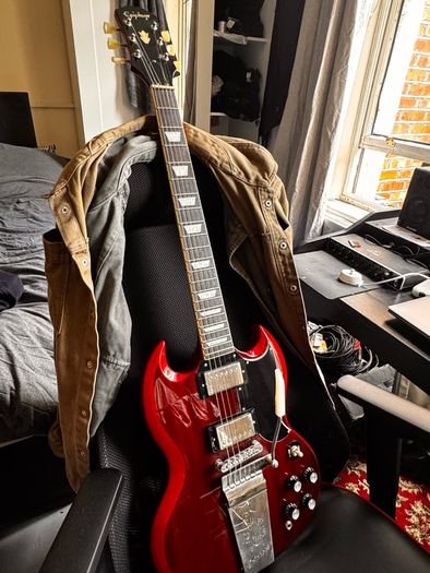 Epiphone SG Standard '61 Maestro Vibrola vintage cherry finish