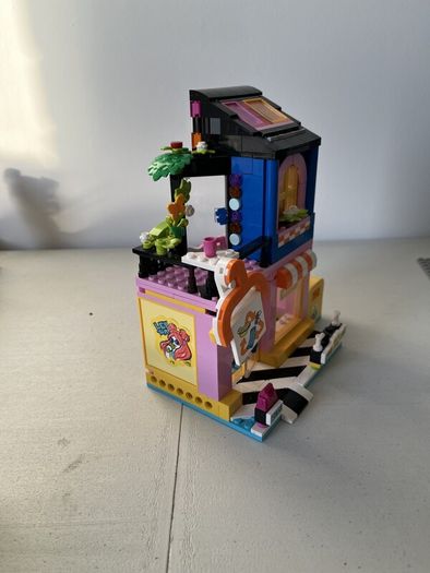 Lego Friends vintage clothes shop