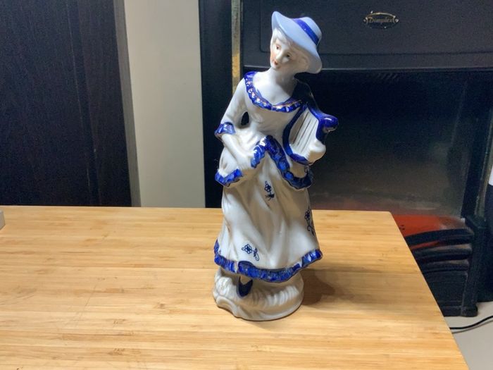 Figurines