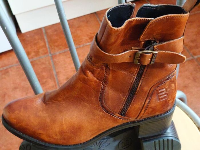 Ladies Leather Boots