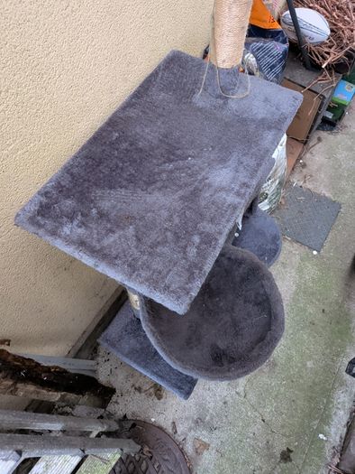 Cat tree