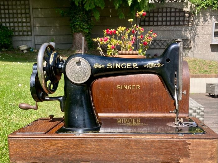 Singer Sewing Machine 1925