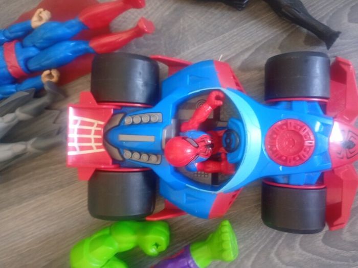 superhero figures