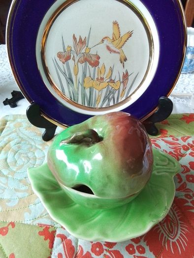 Crown Devon Apple sauce dish With