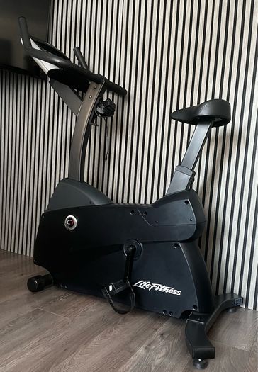 life fitness c1 exercise bike