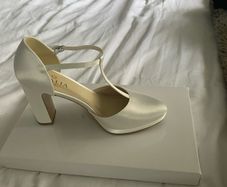 Wedding bridal shoes Avalia Coco 39