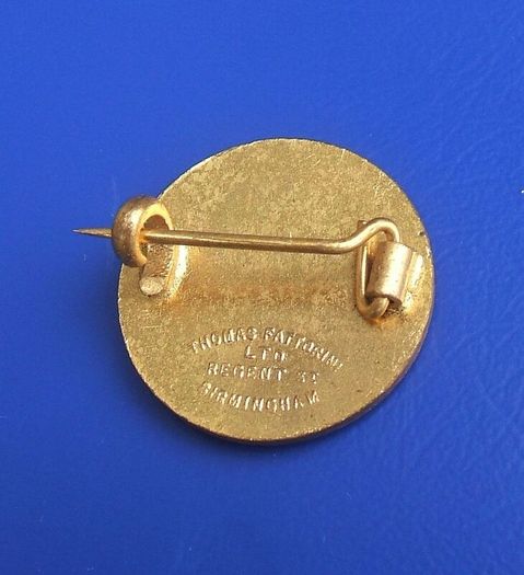 KENTISH TIMES YOUNG TIMERS LEAGUE (children's newspaper club) - a vintage membership enamel badge (1930's)