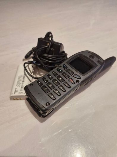 Nokia THR 4 THR880 Made in Finland TETRA, charger Nokia EADS TEA2