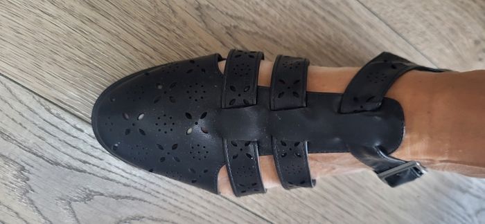 RIVERS black strappy side buckle flats Sz 6 UK - Bnwot