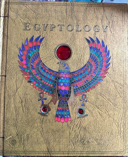 2 hard back collectibles about Egypt. Jigsaw book contains all pieces and both are in near mint condition