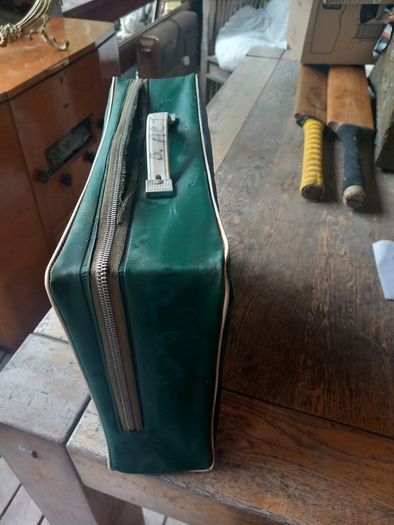 Aer Lingus case, 1970s, carry on, D18 post 8e