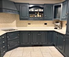 Kitchen with Quartz worktop and Appliances