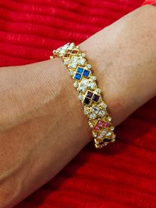 Costume Bracelet - Aprox. 7" - Nice Quality (CS25)