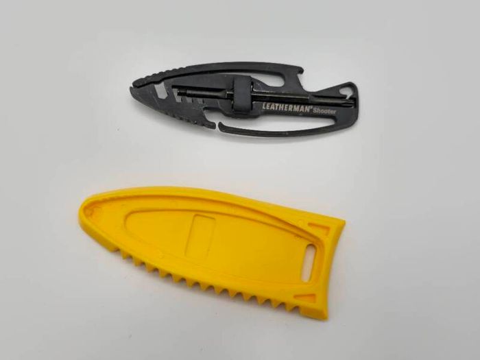 Discontinued Leatherman Shooter Surfboard Wax Board Maintenance Tool Multi Tool Rare Collectable