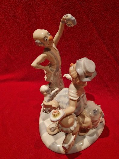 Large Lladro Type Figurine