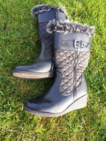 Black long boots UK4
