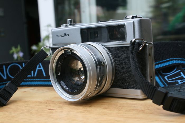 Minolta Hi-Matic 7   35mm Rangefinder Film MF Camera Rokkor-PF 45mm f/1.8 Lens JPN (working)