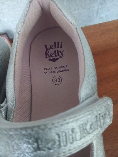 children's shoes