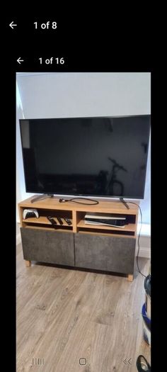 Tv table locker, cabinet like new in Excellent condition