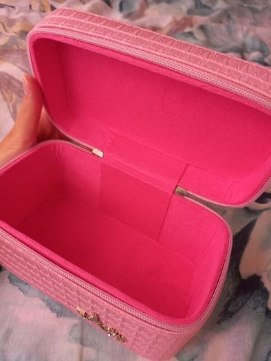 Makeup bag / cosmetic bag