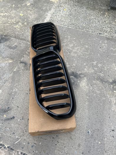 G30 gloss black grill