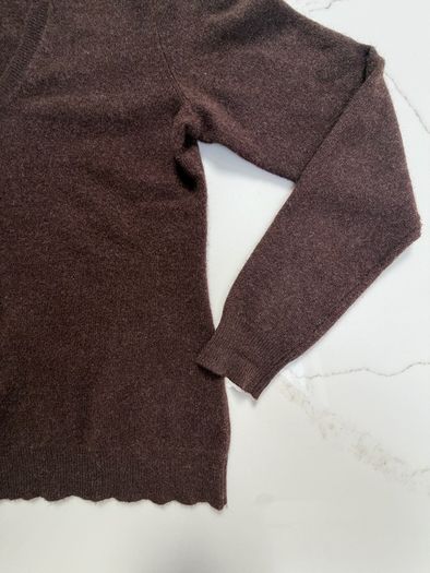 100% cashmere V-neck size S