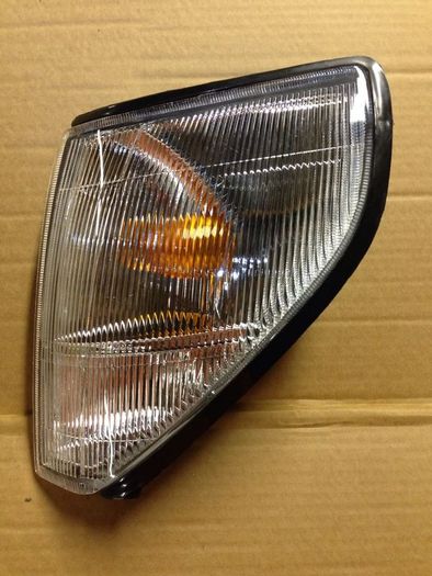 Toyota Land Cruiser (90) LH Front Side Lamp