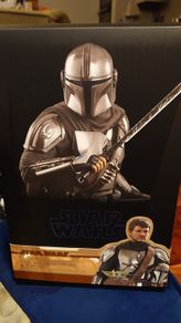 Hot Toys Star Wars The Mandalorian Chrome Mando