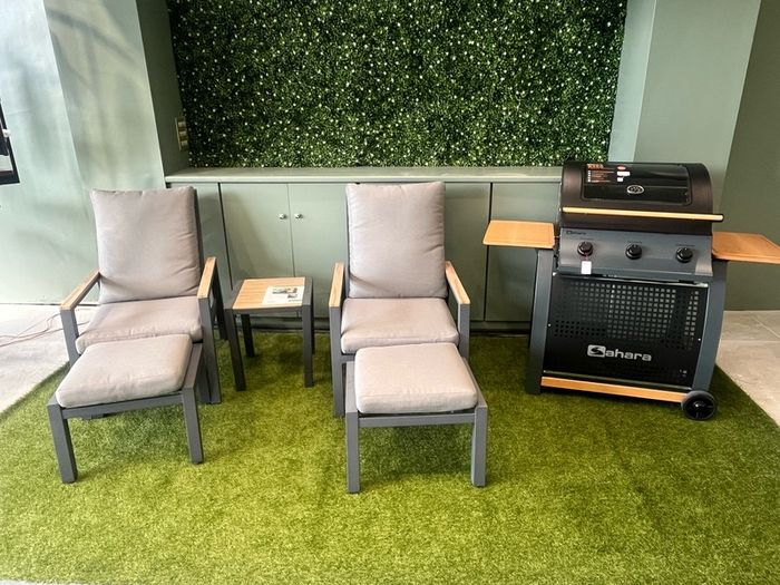 2-4 Seater Coda Bistro Lounge Set - Only 475!