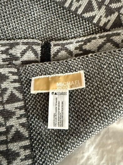 Michael Kors matching hat & scarf set