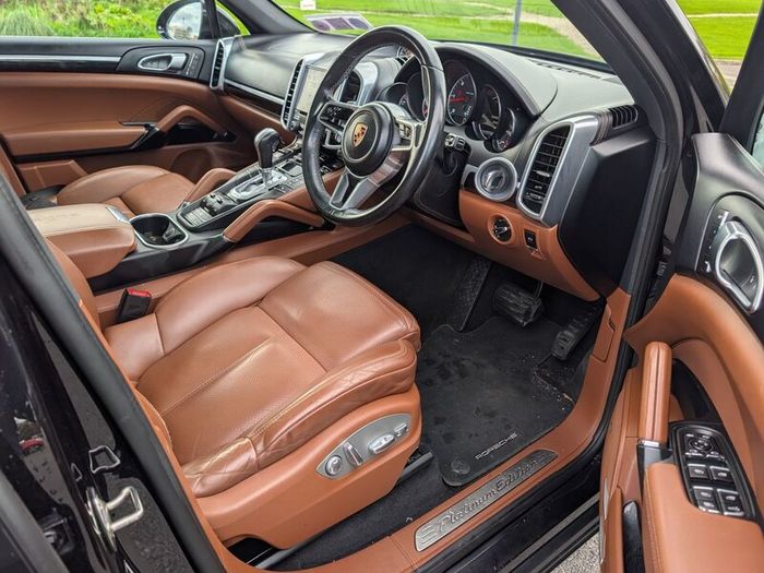 Cayenne Platinum Edition Crew Cab