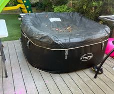 Clever Spa Onyx inflatable hot tub