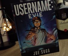 Username: Evie ! Graphic Novel ! Hardcover ! 2015 ! by Hodder & Stoughton !